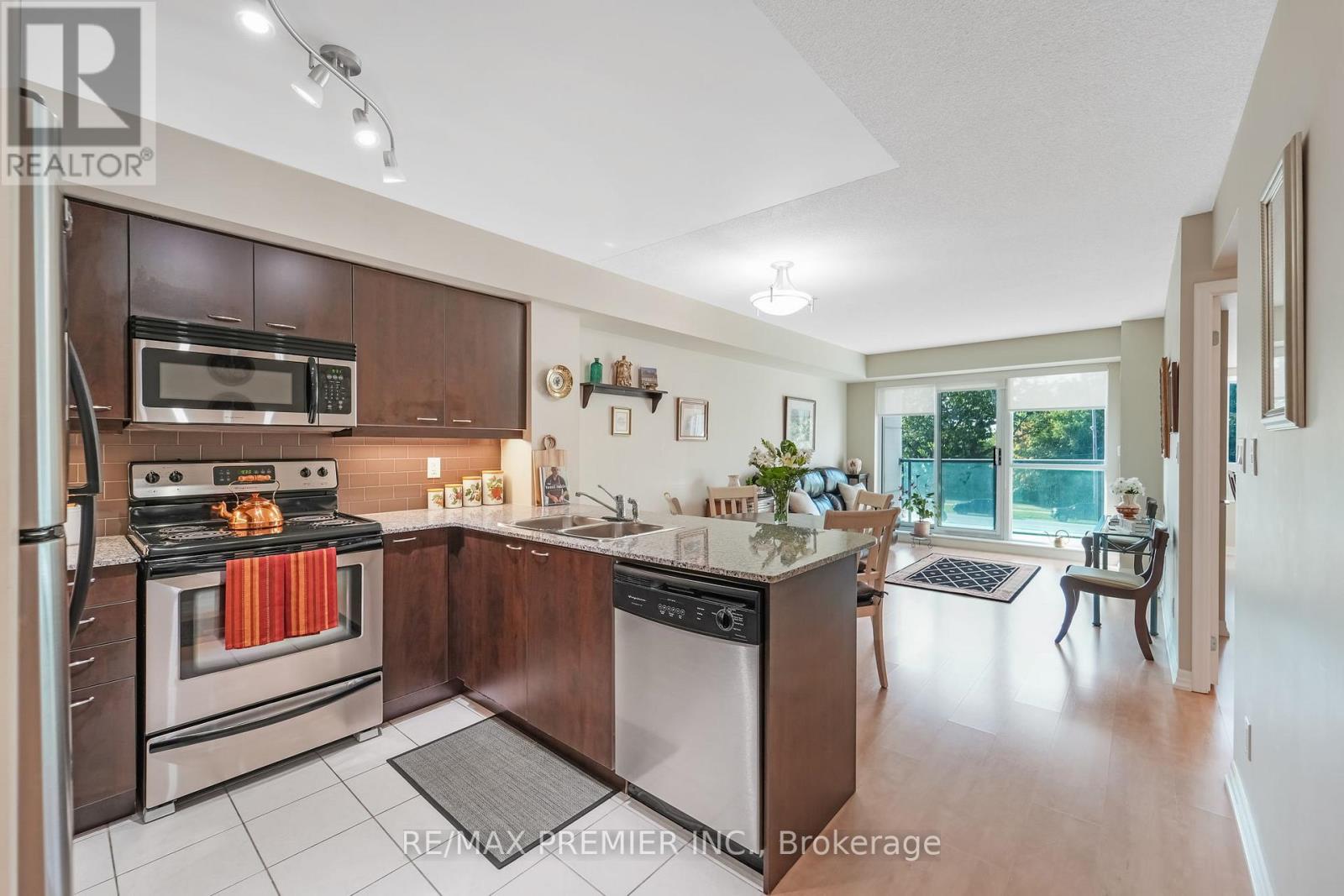 216 - 1403 Royal York Road, Toronto, Ontario  M9P 0A1 - Photo 7 - W12538694