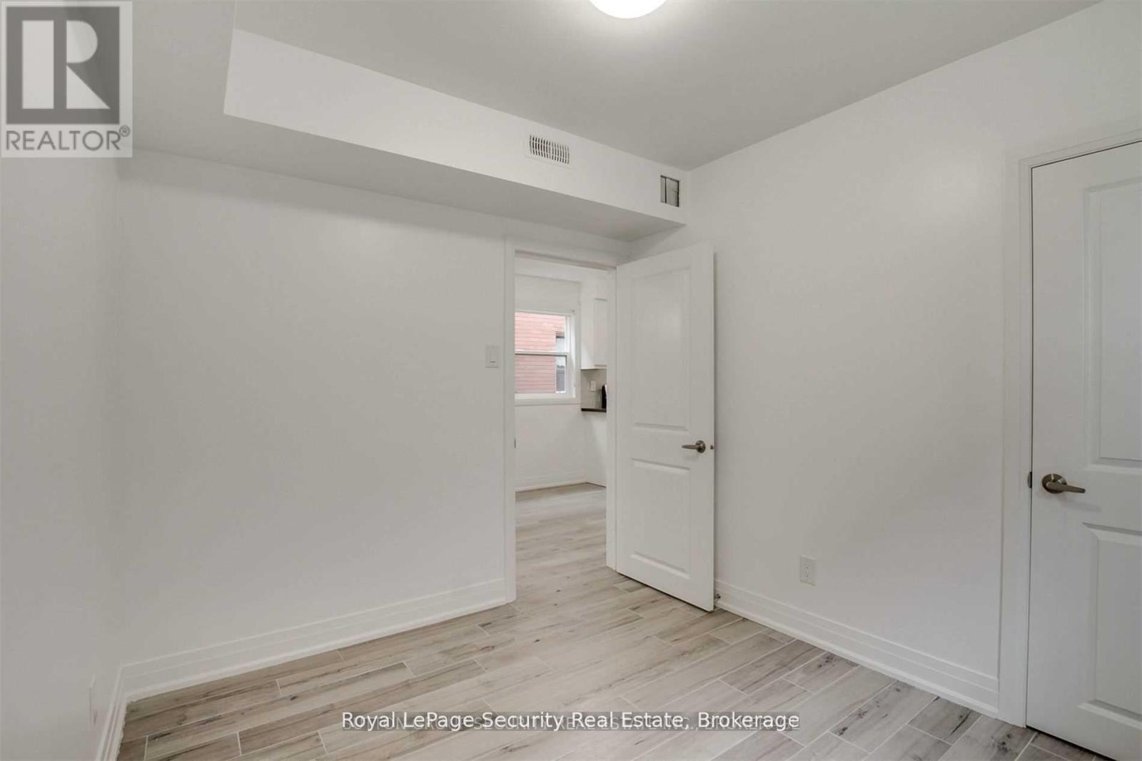 148 Portland Street, Toronto, Ontario  M8Y 1B2 - Photo 28 - W12538782