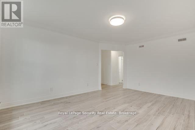 148 Portland Street, Toronto, Ontario  M8Y 1B2 - Photo 33 - W12538782