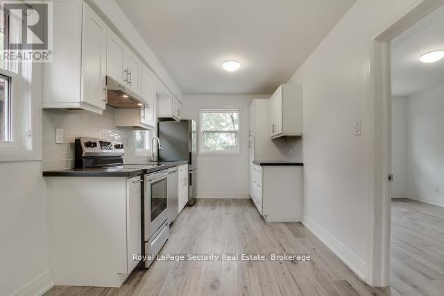 148 Portland Street, Toronto, Ontario  M8Y 1B2 - Photo 35 - W12538782