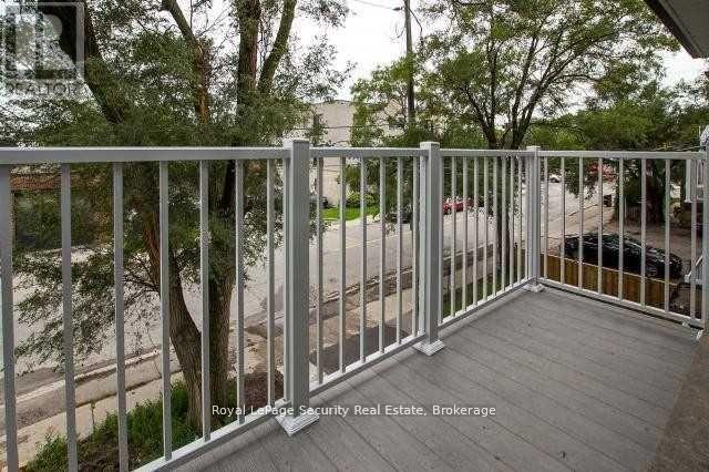 148 Portland Street, Toronto, Ontario  M8Y 1B2 - Photo 46 - W12538782