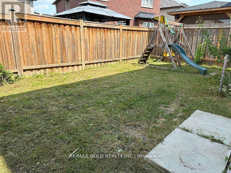 292 Remembrance Drive, Brampton, Ontario  L7A 4J3 - Photo 22 - W12538830