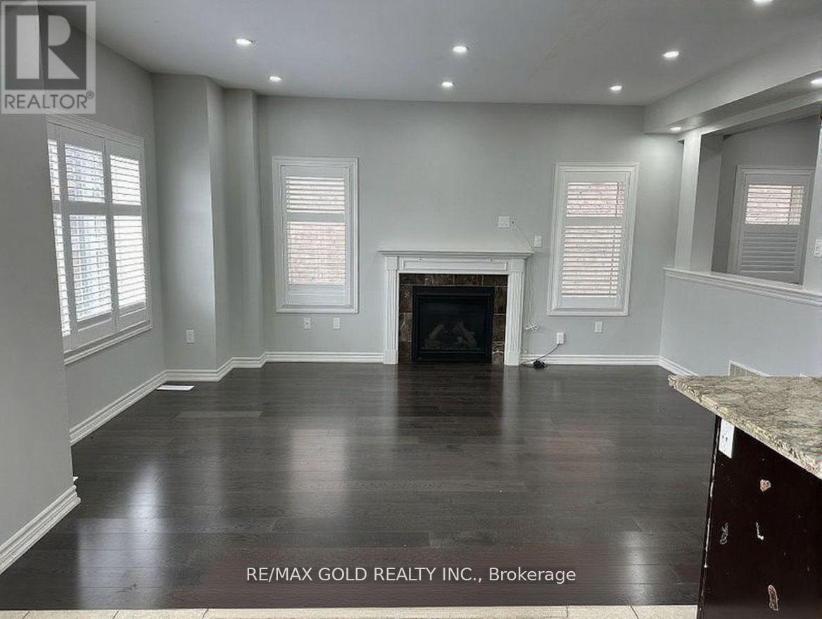 292 Remembrance Drive, Brampton, Ontario  L7A 4J3 - Photo 7 - W12538830