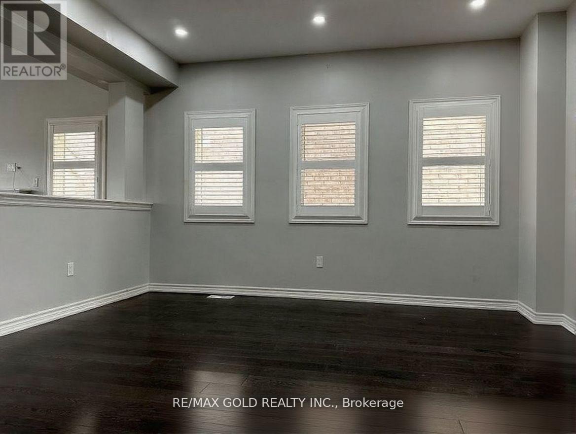 292 Remembrance Drive, Brampton, Ontario  L7A 4J3 - Photo 8 - W12538830