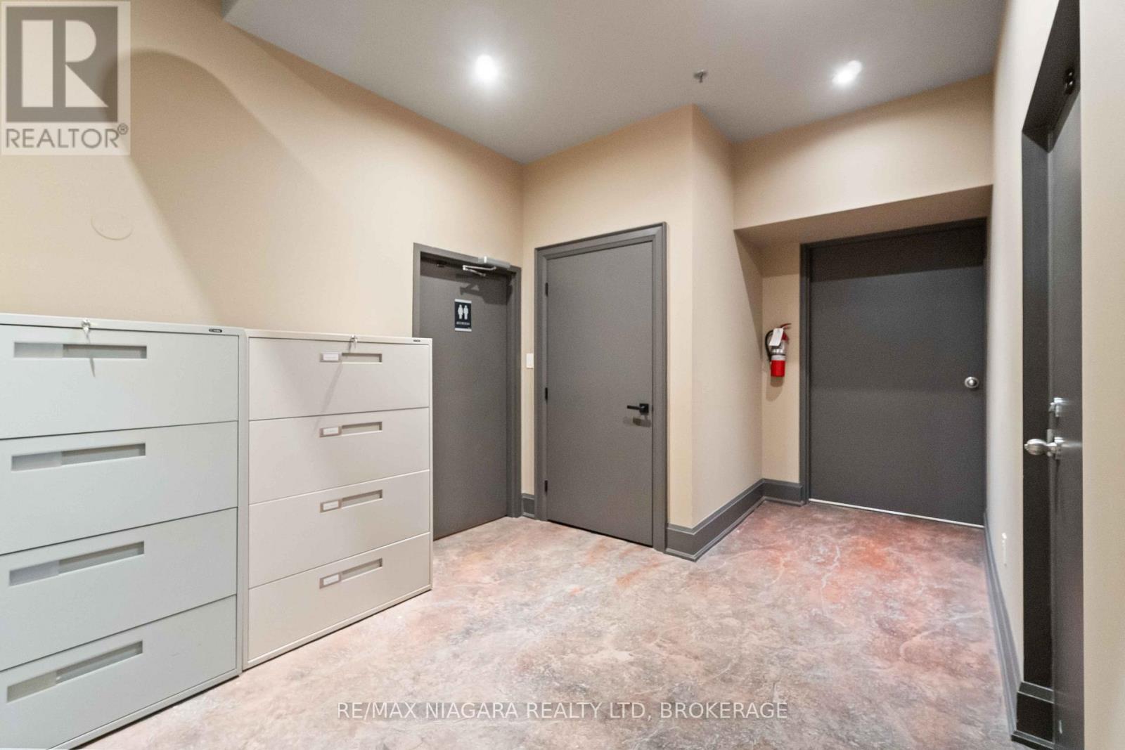 3 - 271 Merritt Street, St. Catharines, Ontario L2T 1K1 - Photo 27 - X12538868