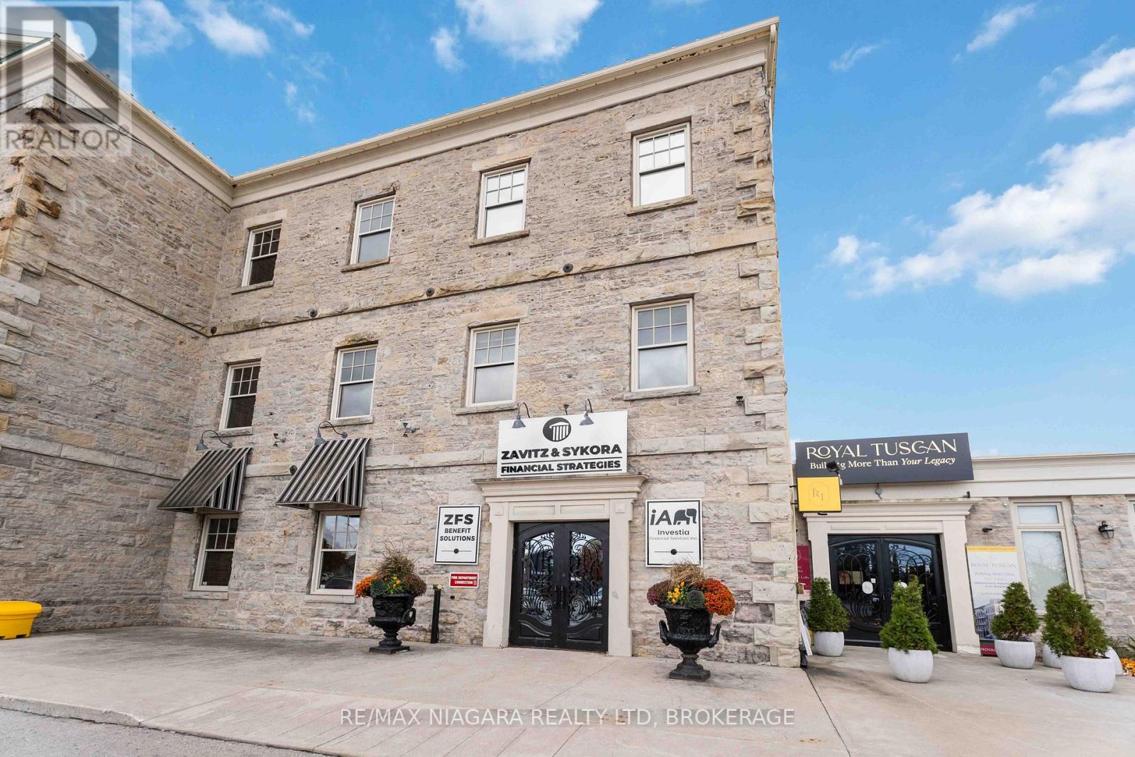 3 - 271 Merritt Street, St. Catharines, Ontario L2T 1K1 - Photo 5 - X12538868