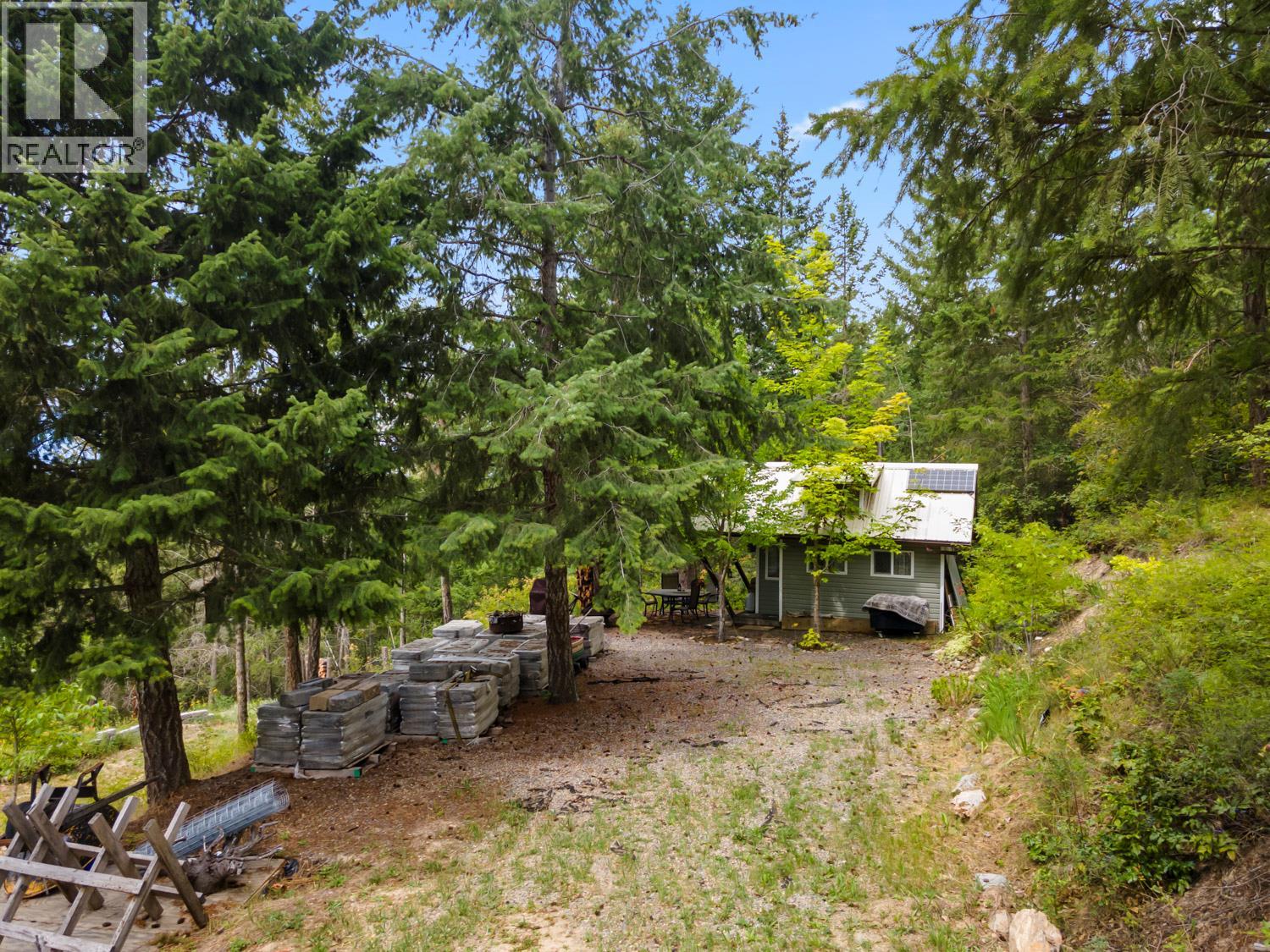 3596 Phillips Road, Lister, British Columbia  V0B 1G6 - Photo 2 - 10369004