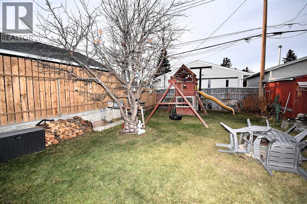 121 Chetamon Drive, Hinton, Alberta  T7V 1G1 - Photo 24 - A2269384