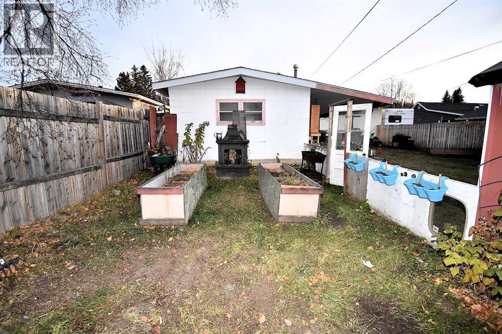 121 Chetamon Drive, Hinton, Alberta  T7V 1G1 - Photo 25 - A2269384