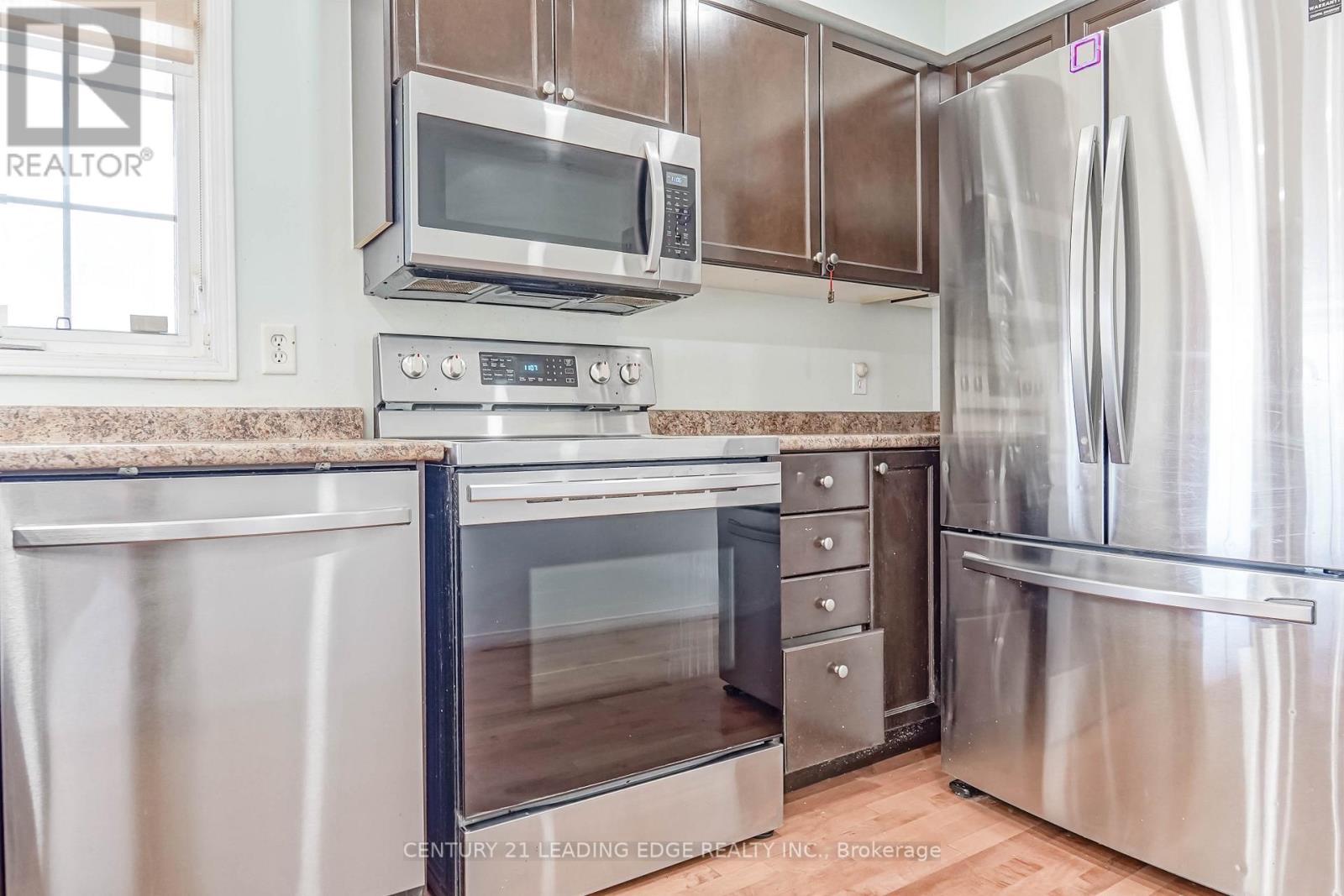 2 Oglevie Drive, Whitby, Ontario L1R 2Y4 - Photo 18 - E12538770