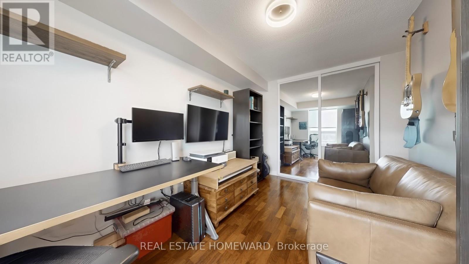 920 - 77 Maitland Place, Toronto, Ontario  M4Y 2V6 - Photo 17 - C12494232