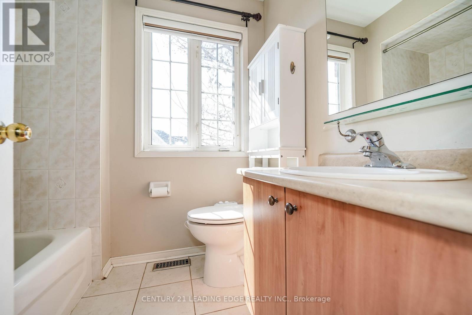 2 Oglevie Drive, Whitby, Ontario L1R 2Y4 - Photo 24 - E12538770