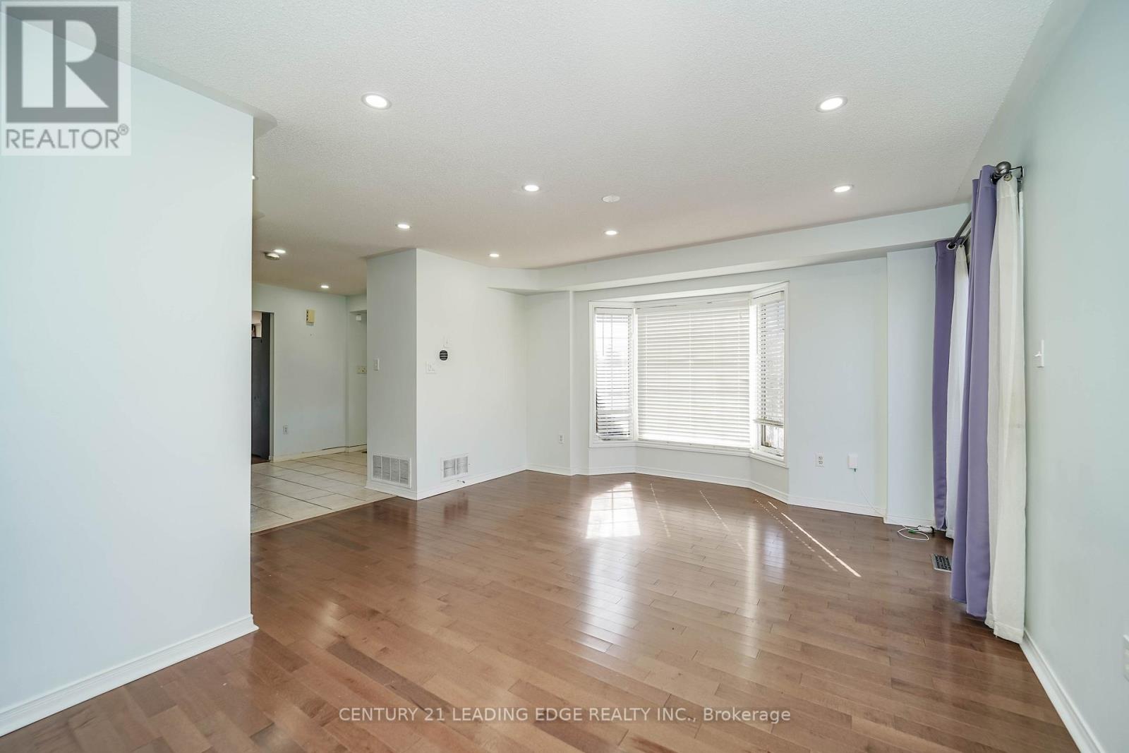 2 Oglevie Drive, Whitby, Ontario L1R 2Y4 - Photo 19 - E12538770