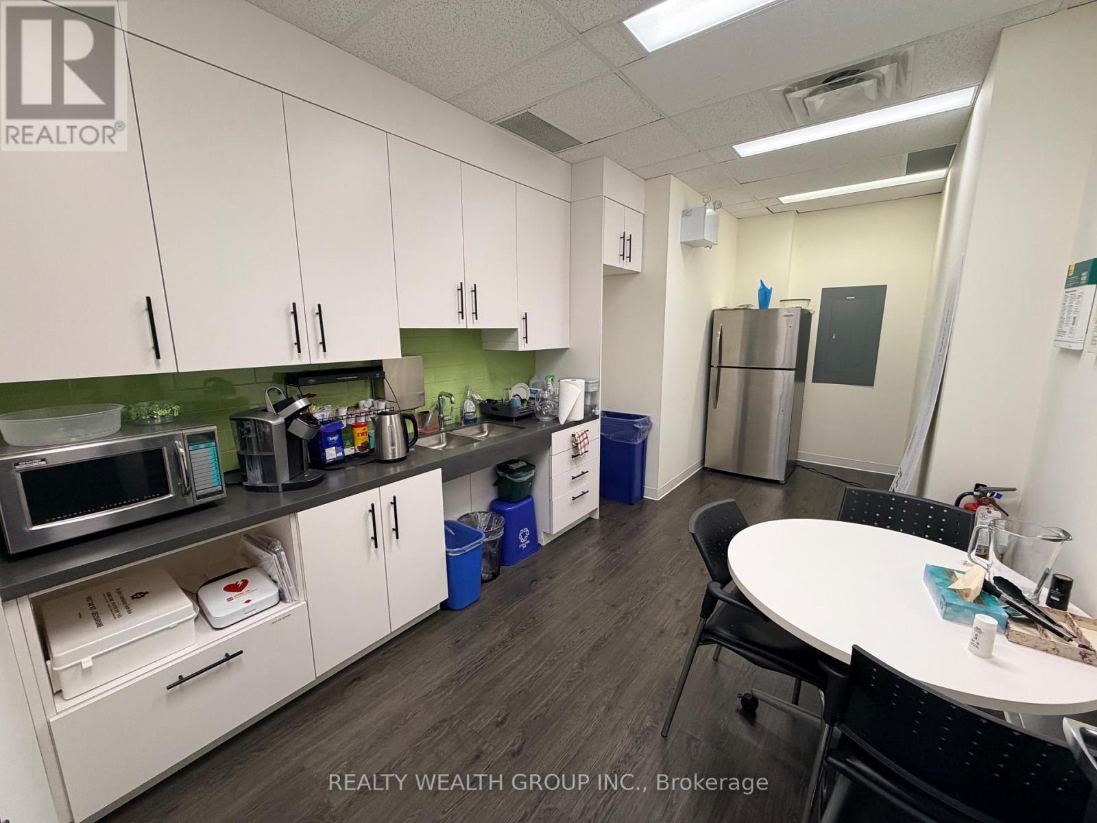 401 - 250 Dundas Street W, Toronto, Ontario  M5T 2Z5 - Photo 10 - C12536082