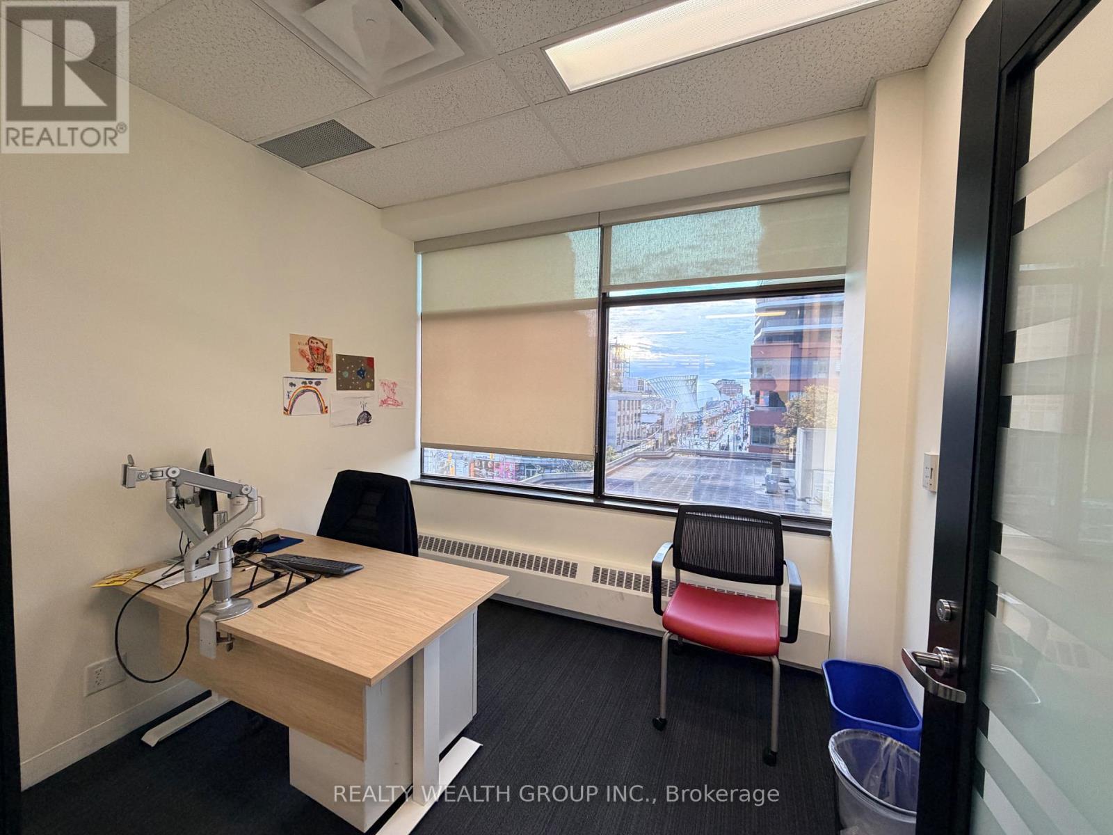 401 - 250 Dundas Street W, Toronto, Ontario  M5T 2Z5 - Photo 3 - C12536082