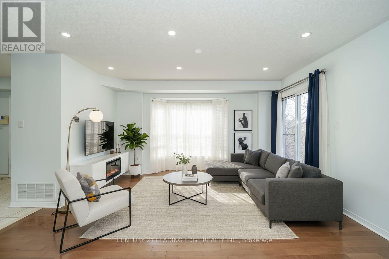 2 Oglevie Drive, Whitby, Ontario L1R 2Y4 - Photo 8 - E12538770