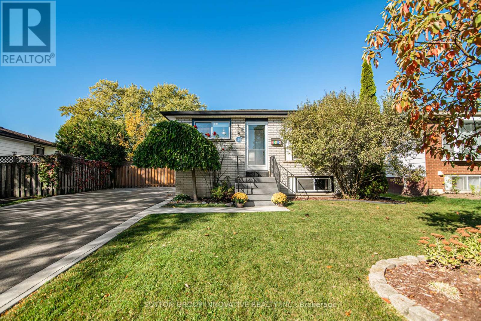 128 Moxley Drive, Hamilton, Ontario  L8T 4R9 - Photo 5 - X12538652