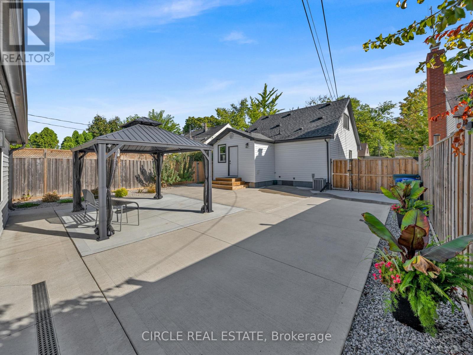 2243 Elsmere Avenue, Windsor, Ontario  N8W 2C7 - Photo 8 - X12538758