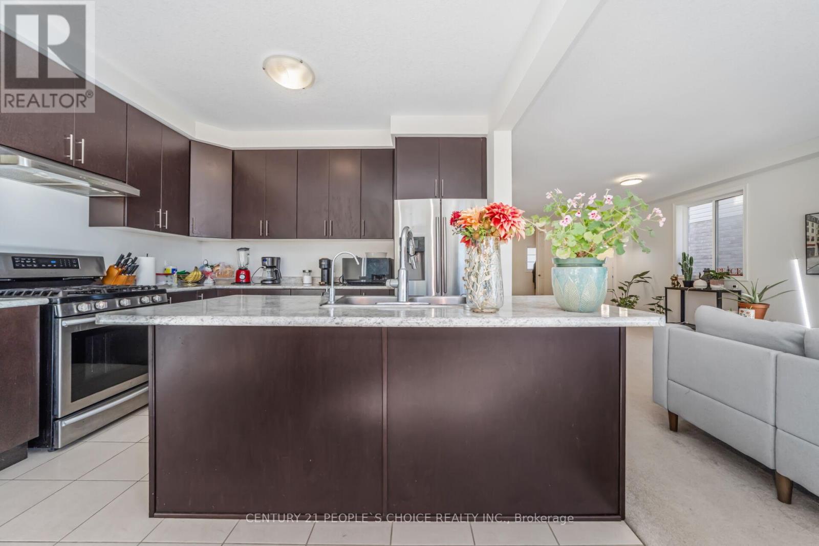 131 Steeplechase Way, Waterloo, Ontario  N2K 0E7 - Photo 5 - X12538760