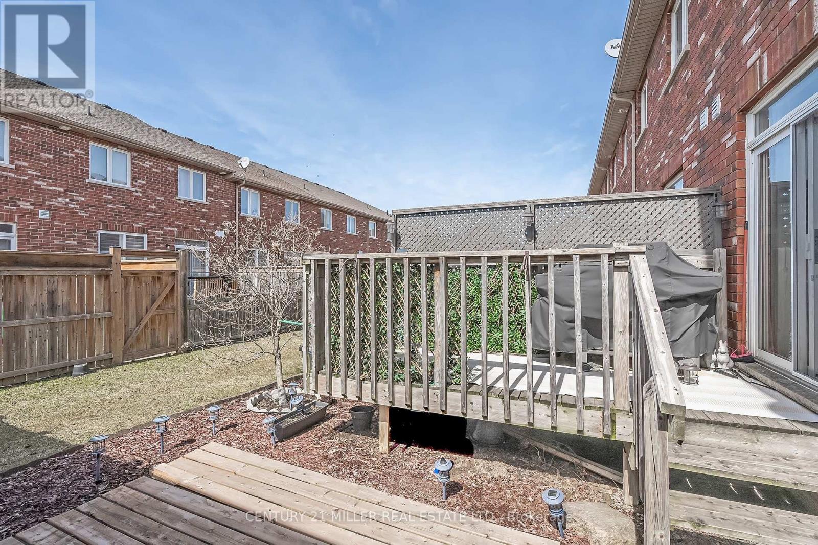 19 - 45 Seabreeze Crescent, Hamilton, Ontario  L8E 5C8 - Photo 21 - X12538818