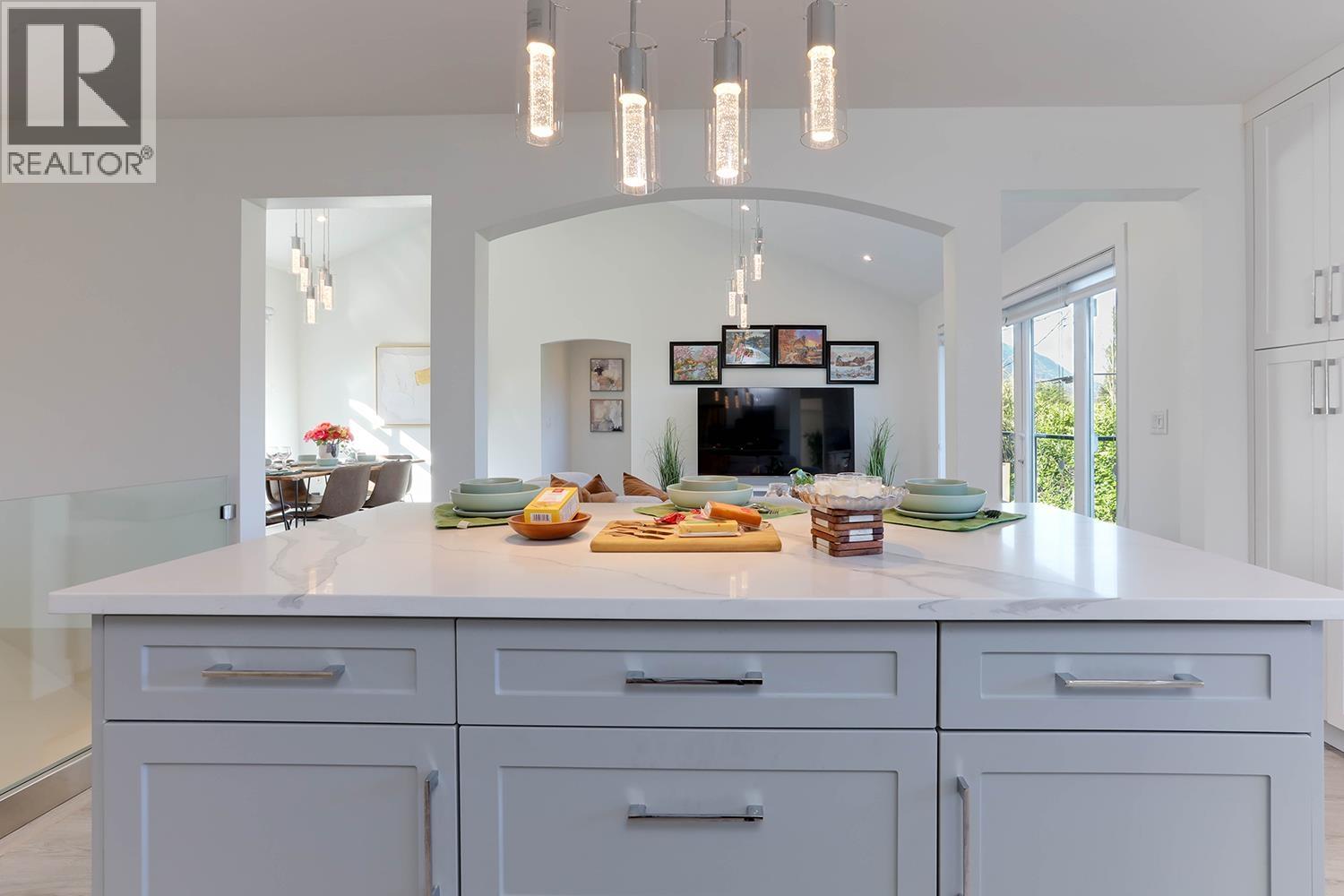 4254 Caddy Road, North Vancouver, British Columbia V7G 1B7 - Photo 14 - R3066826