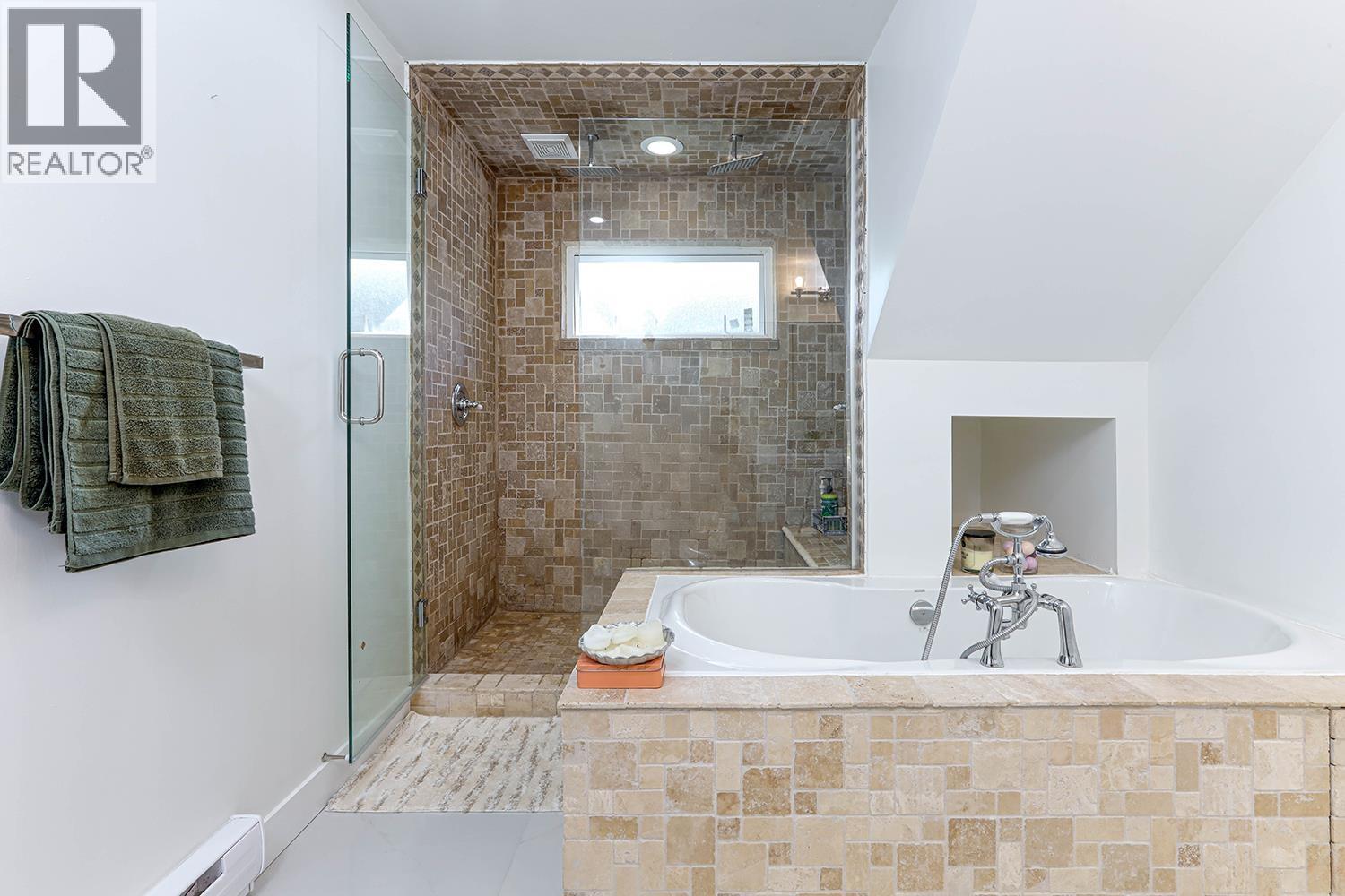 4254 Caddy Road, North Vancouver, British Columbia V7G 1B7 - Photo 25 - R3066826