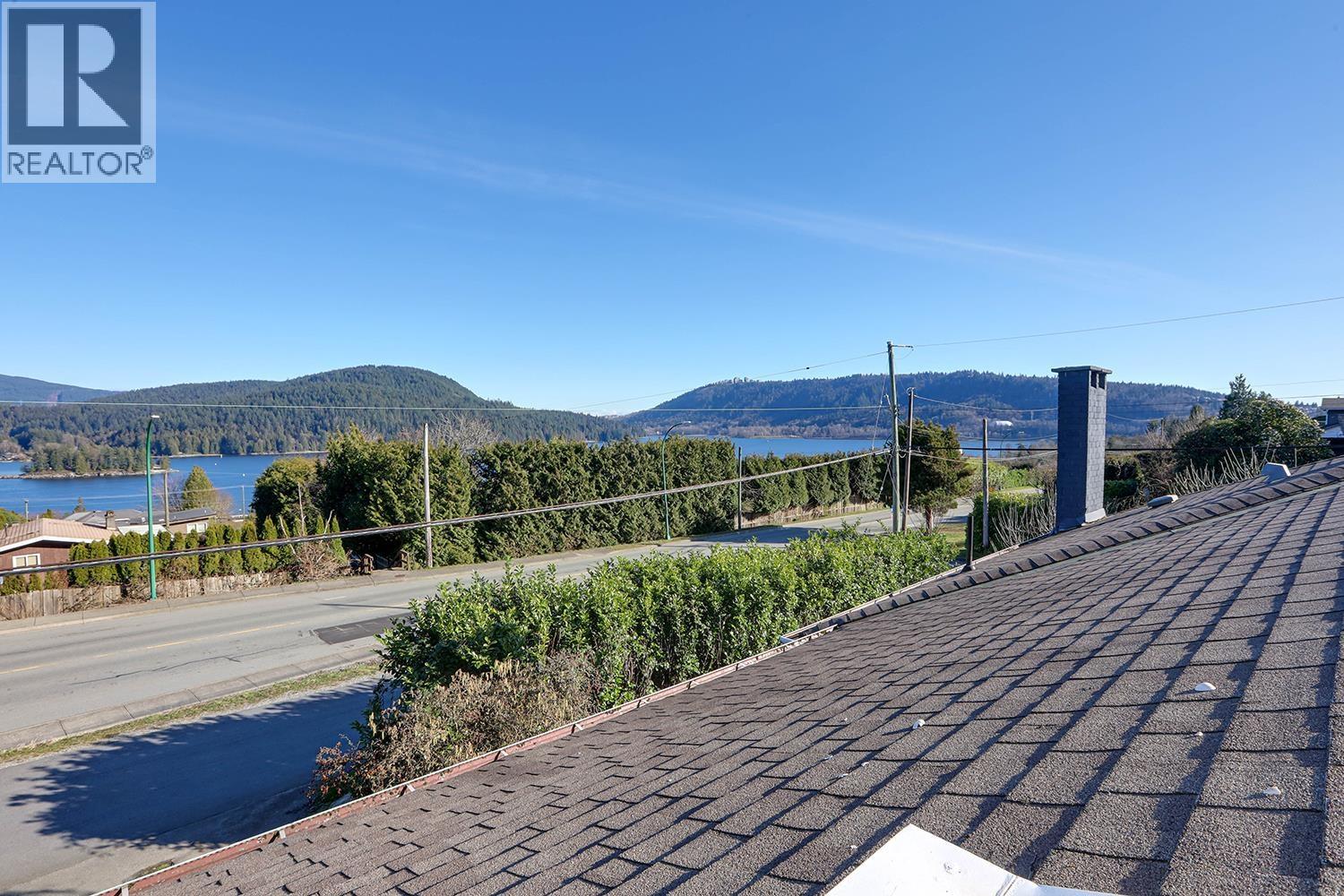 4254 Caddy Road, North Vancouver, British Columbia V7G 1B7 - Photo 36 - R3066826