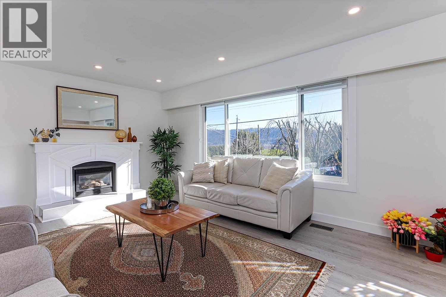 4254 Caddy Road, North Vancouver, British Columbia V7G 1B7 - Photo 5 - R3066826