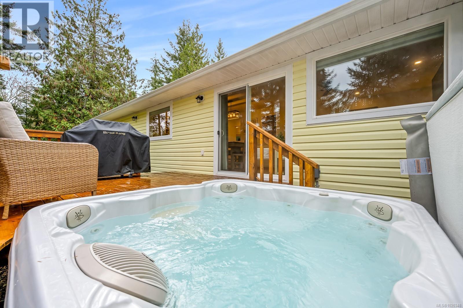 6508 Mystery Beach Rd, Fanny Bay, British Columbia  V0R 1W0 - Photo 34 - 1020348