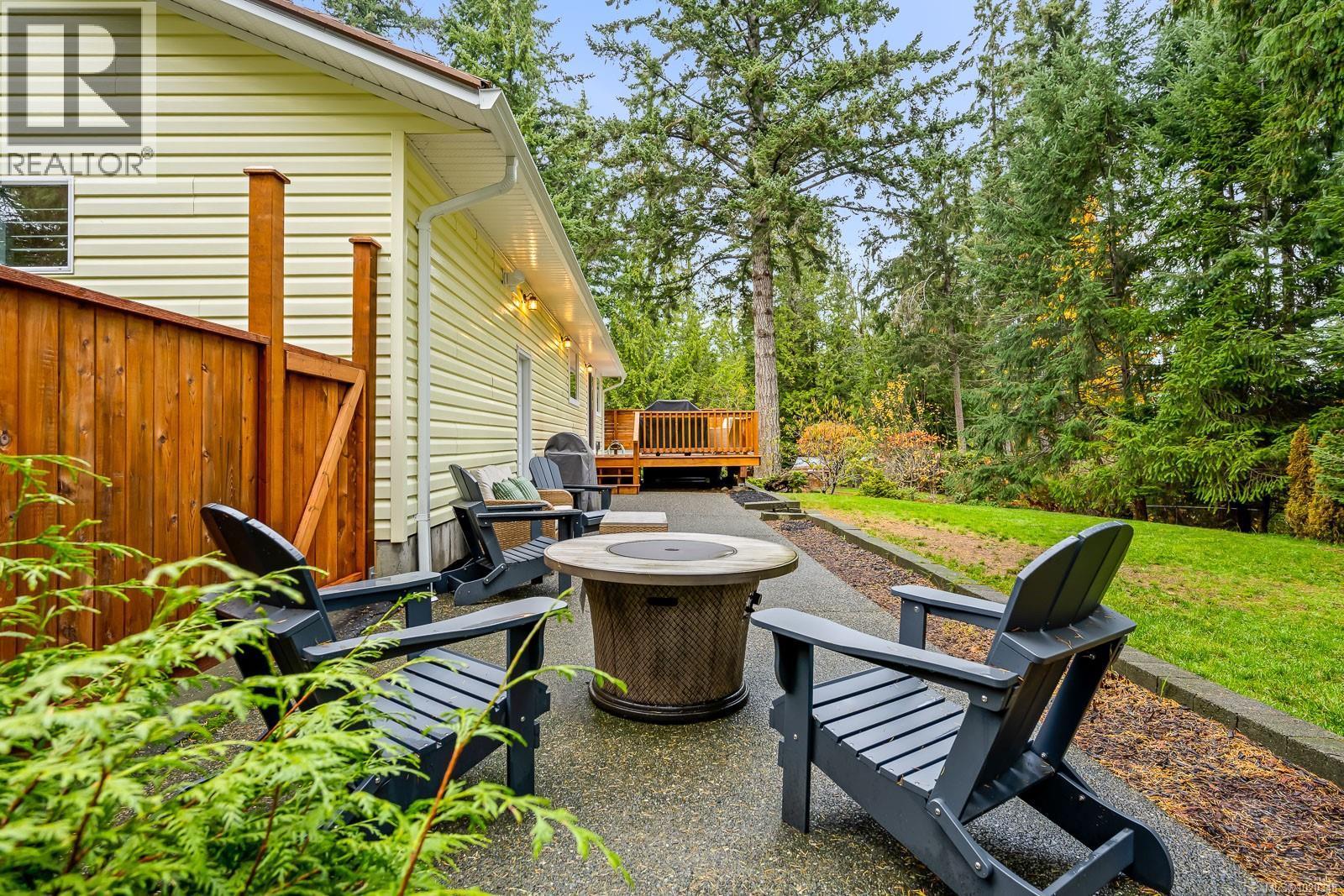 6508 Mystery Beach Rd, Fanny Bay, British Columbia  V0R 1W0 - Photo 35 - 1020348