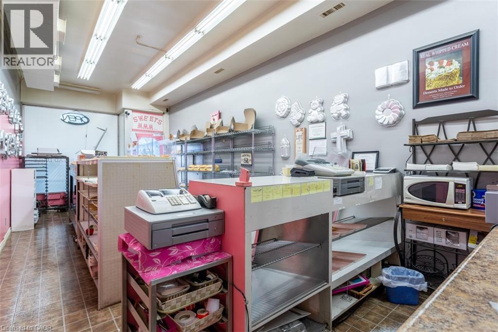 2049 Mount Forest Drive, Burlington, Ontario  L7P 1H4 - Photo 8 - 40774182