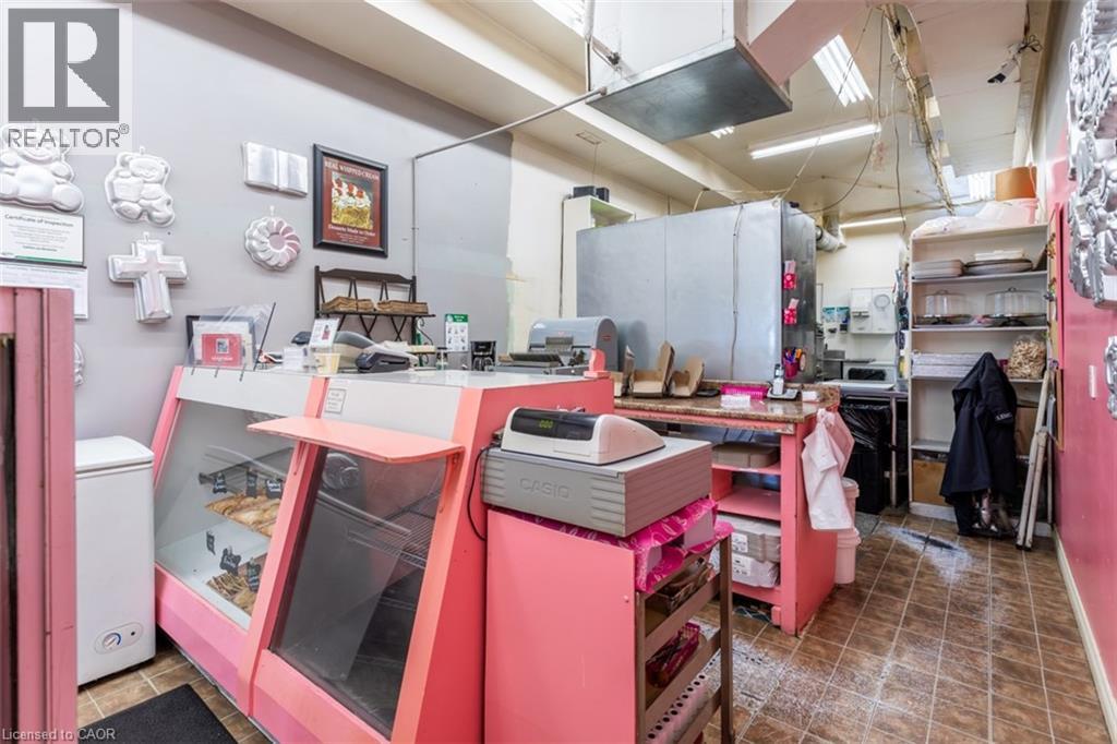 2049 Mount Forest Drive, Burlington, Ontario  L7P 1H4 - Photo 9 - 40774182