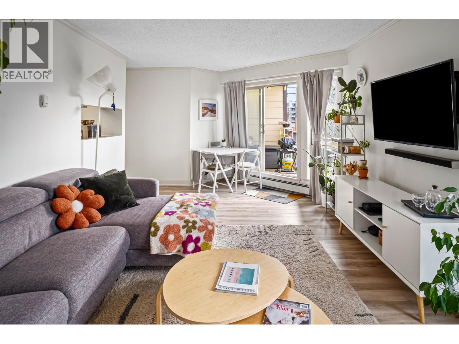 205 235 W 4th Street, North Vancouver, British Columbia V7M 1H8 - Photo 4 - R3066485