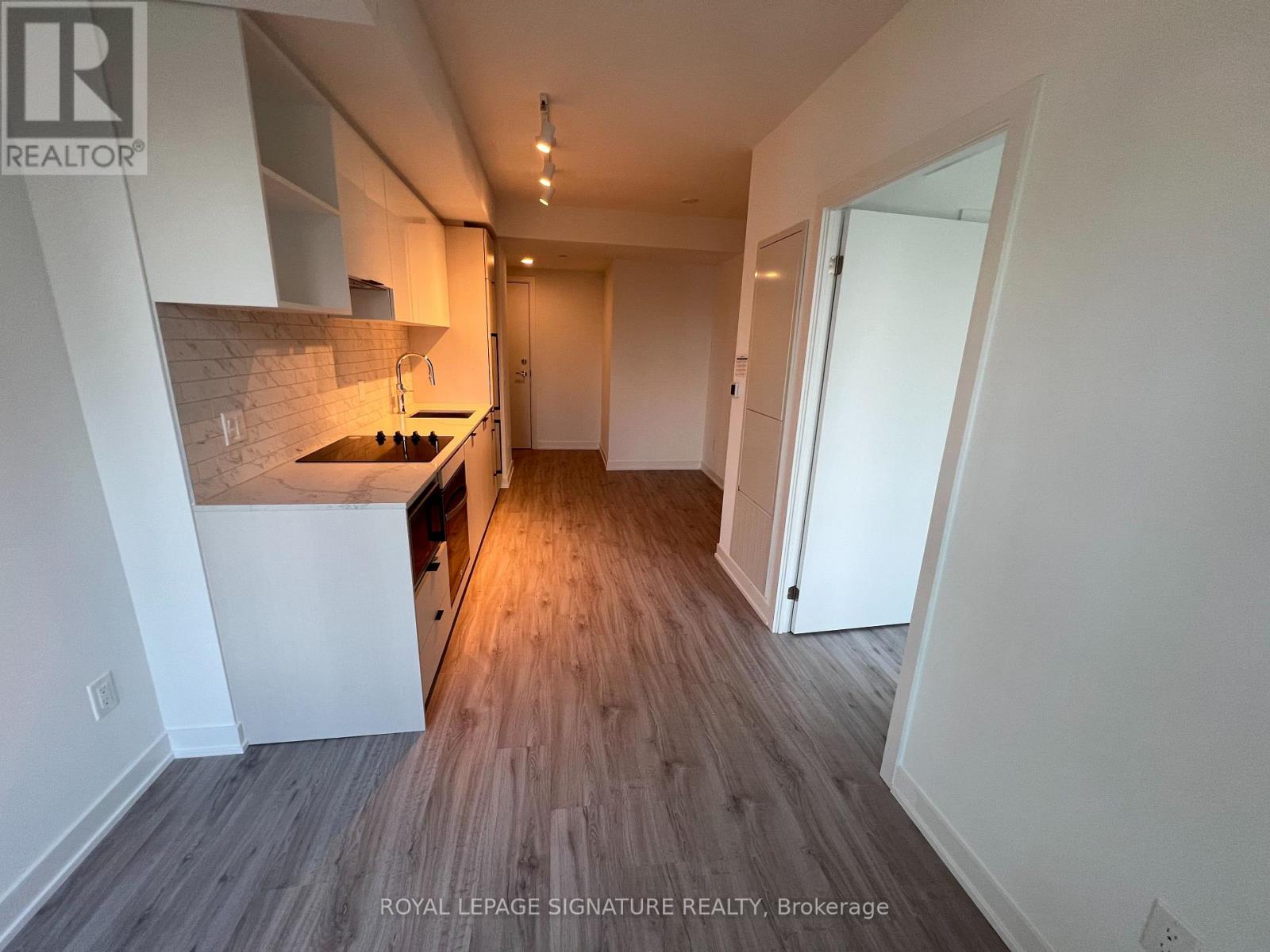 2001 - 252 Church Street, Toronto, Ontario  M5B 0E6 - Photo 10 - C12538922