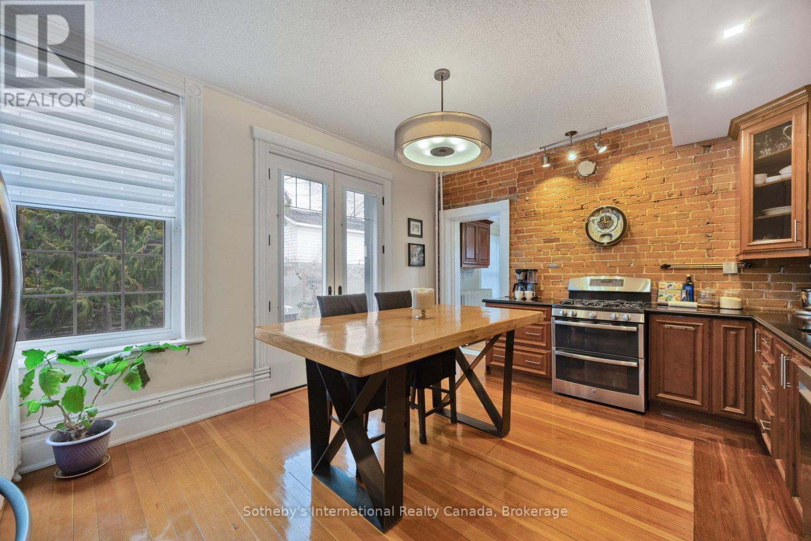 26 Robert Street E, Penetanguishene, Ontario  L9M 1K7 - Photo 16 - S12134452