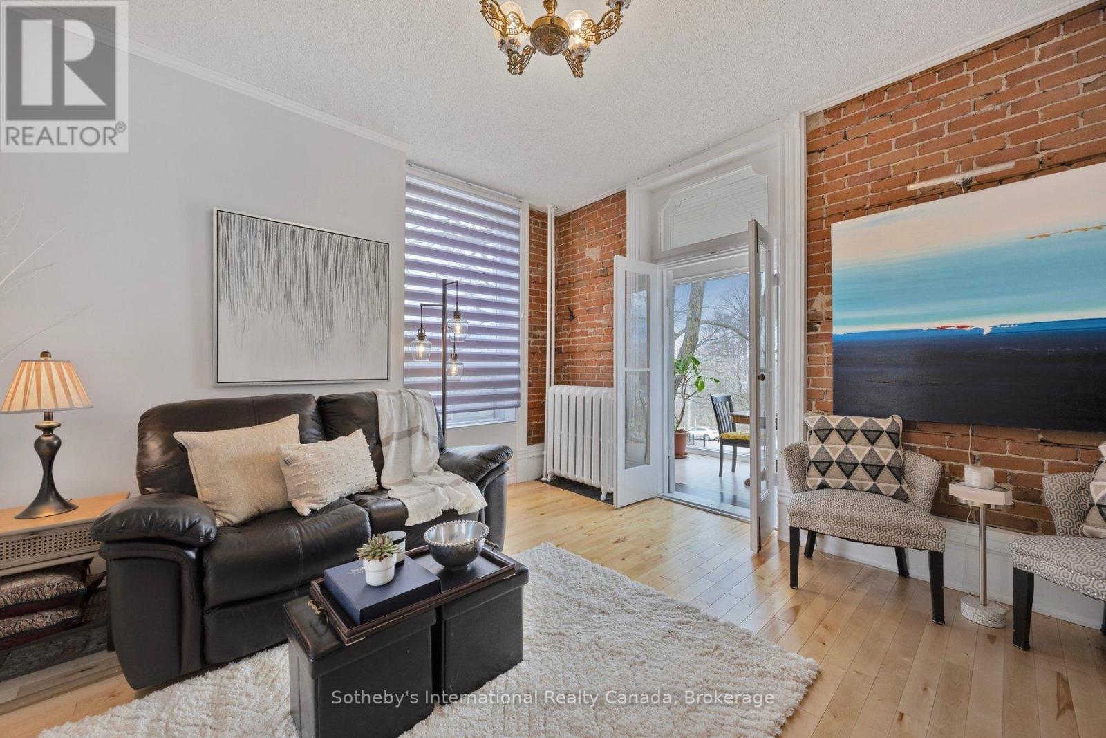 26 Robert Street E, Penetanguishene, Ontario  L9M 1K7 - Photo 7 - S12134452