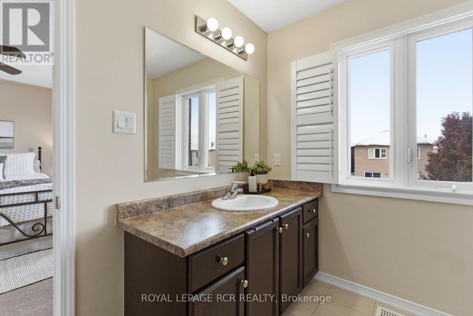 189 Richardson Crescent, Bradford West Gwillimbury (Bradford), Ontario  L3Z 0N5 - Photo 24 - N12538844