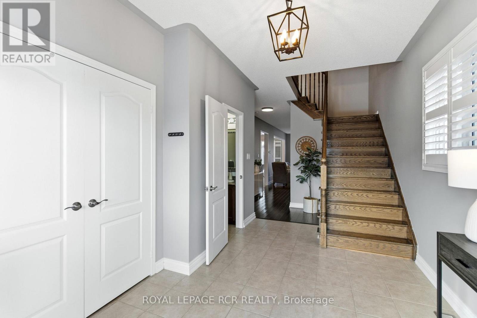 189 Richardson Crescent, Bradford West Gwillimbury (Bradford), Ontario  L3Z 0N5 - Photo 5 - N12538844