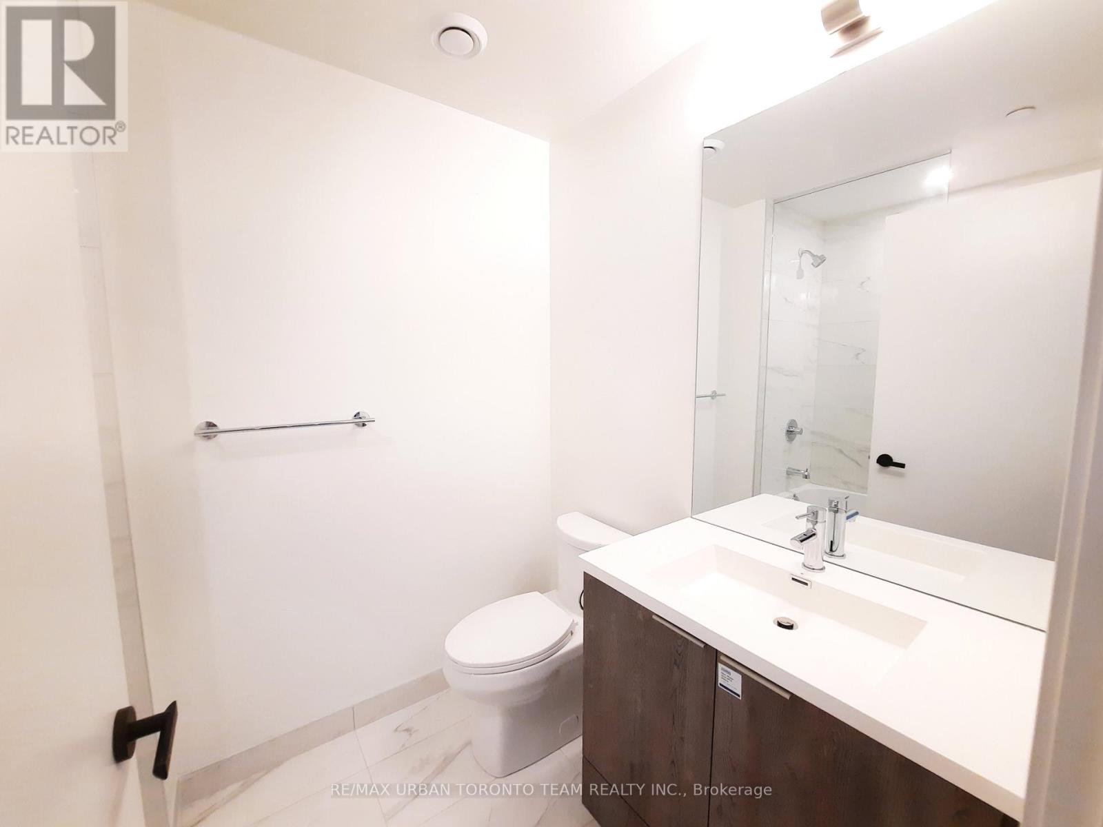 1803 - 8 Interchange Way, Vaughan, Ontario  L4K 5Z7 - Photo 10 - N12538854