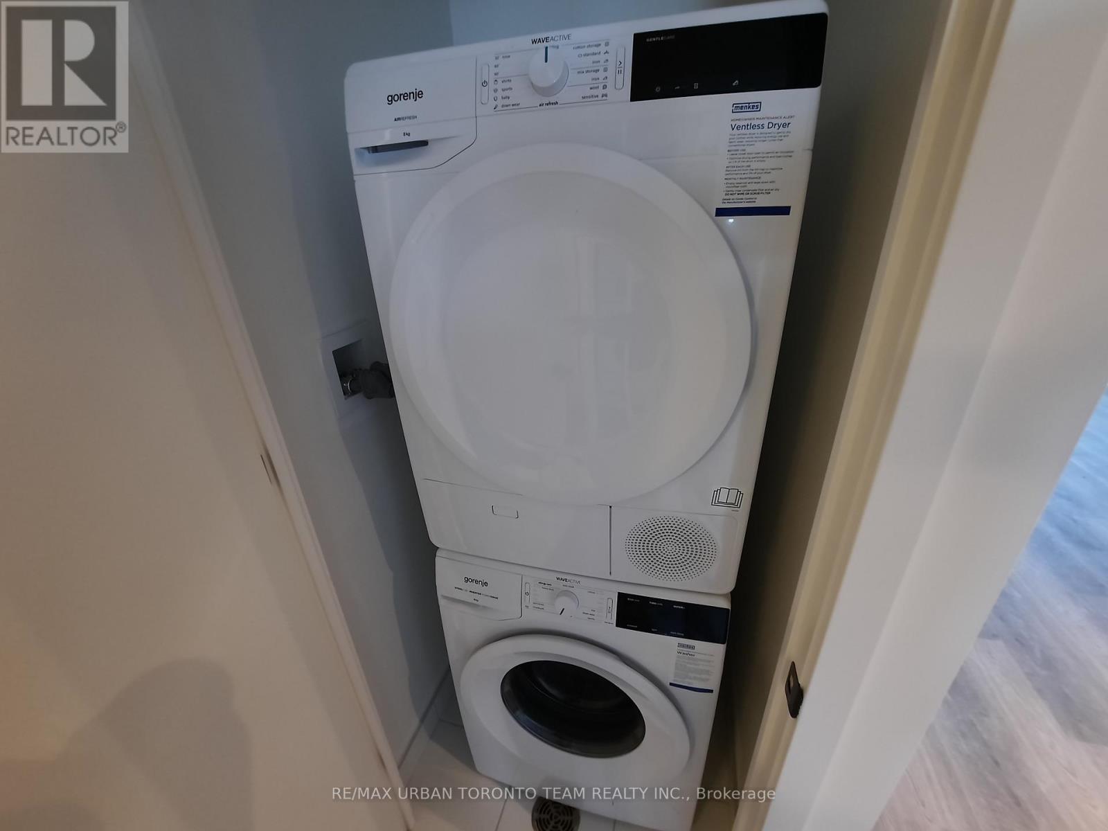 1803 - 8 Interchange Way, Vaughan, Ontario  L4K 5Z7 - Photo 9 - N12538854