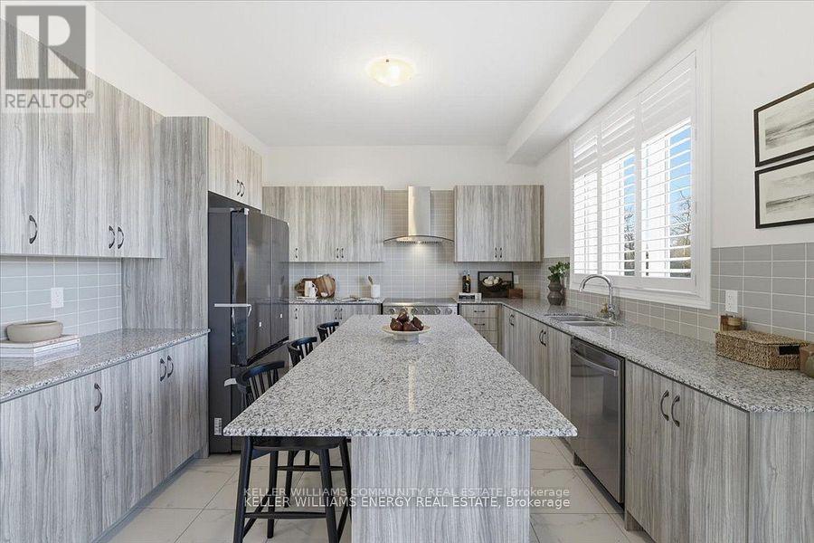 48 Golden Meadows Drive, Otonabee-South Monaghan, Ontario K9J 0K8 - Photo 13 - X12539066