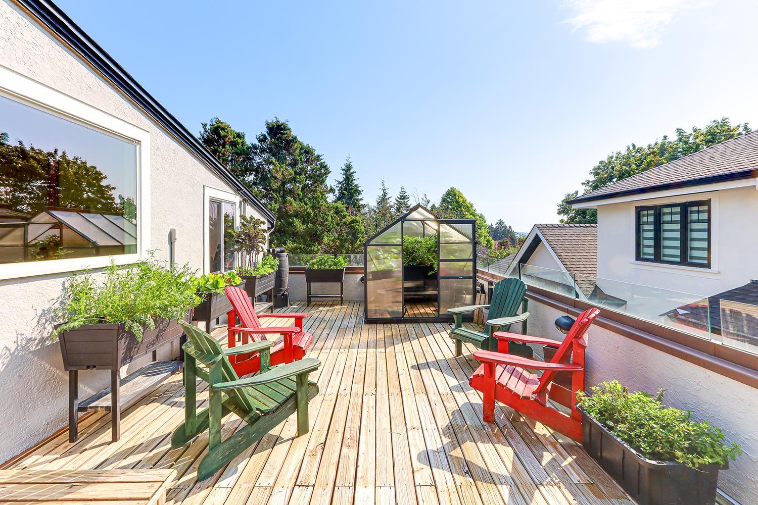 16124 9 Avenue, Surrey, British Columbia  V4A 1A6 - Photo 2 - R3066520