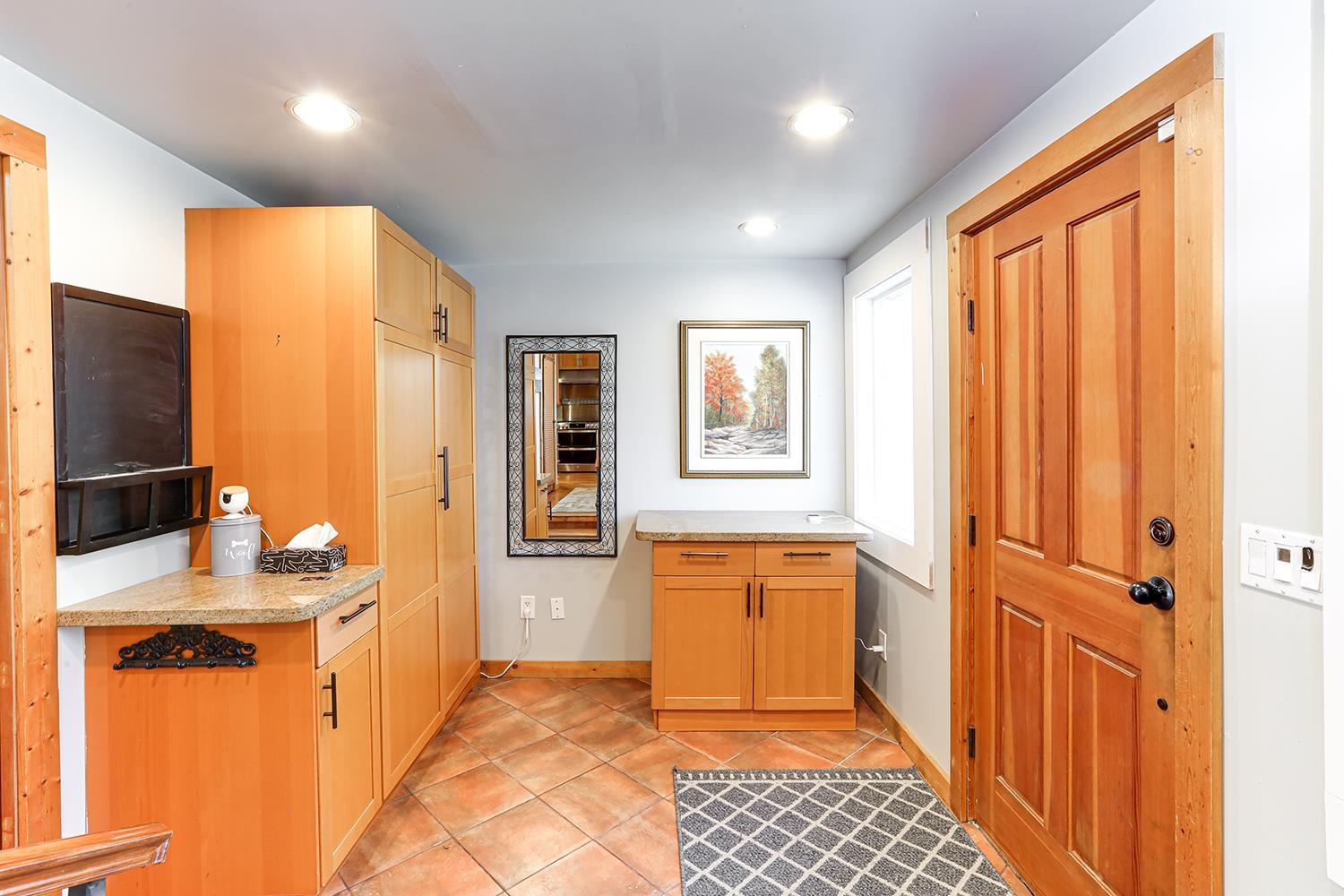 16124 9 Avenue, Surrey, British Columbia  V4A 1A6 - Photo 11 - R3066520