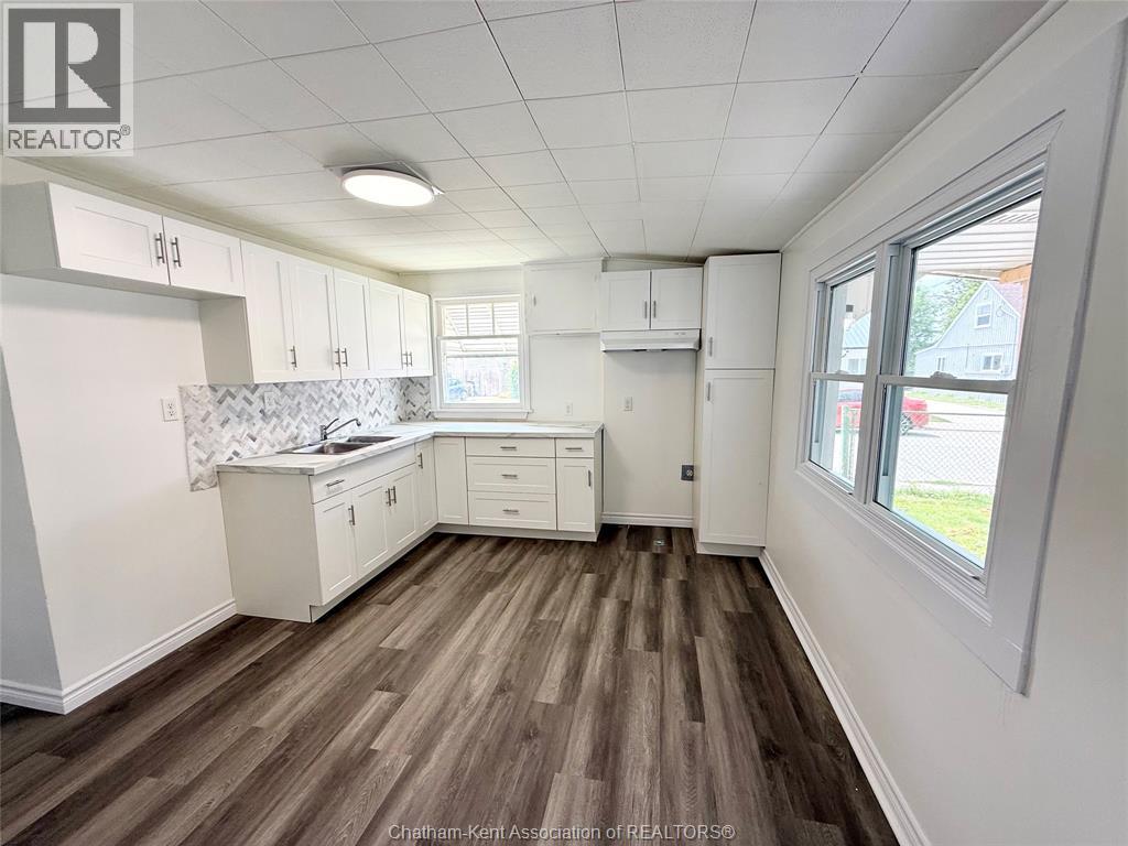 20 Mcnaughton Avenue, Wallaceburg, Ontario N8A 1R8 - Photo 12 - 25028692