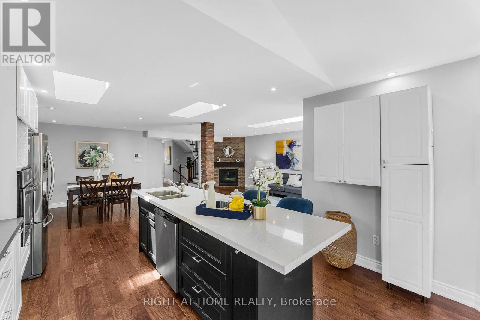 7229 Pallett Court, Mississauga, Ontario  L5N 8E5 - Photo 10 - W12538840