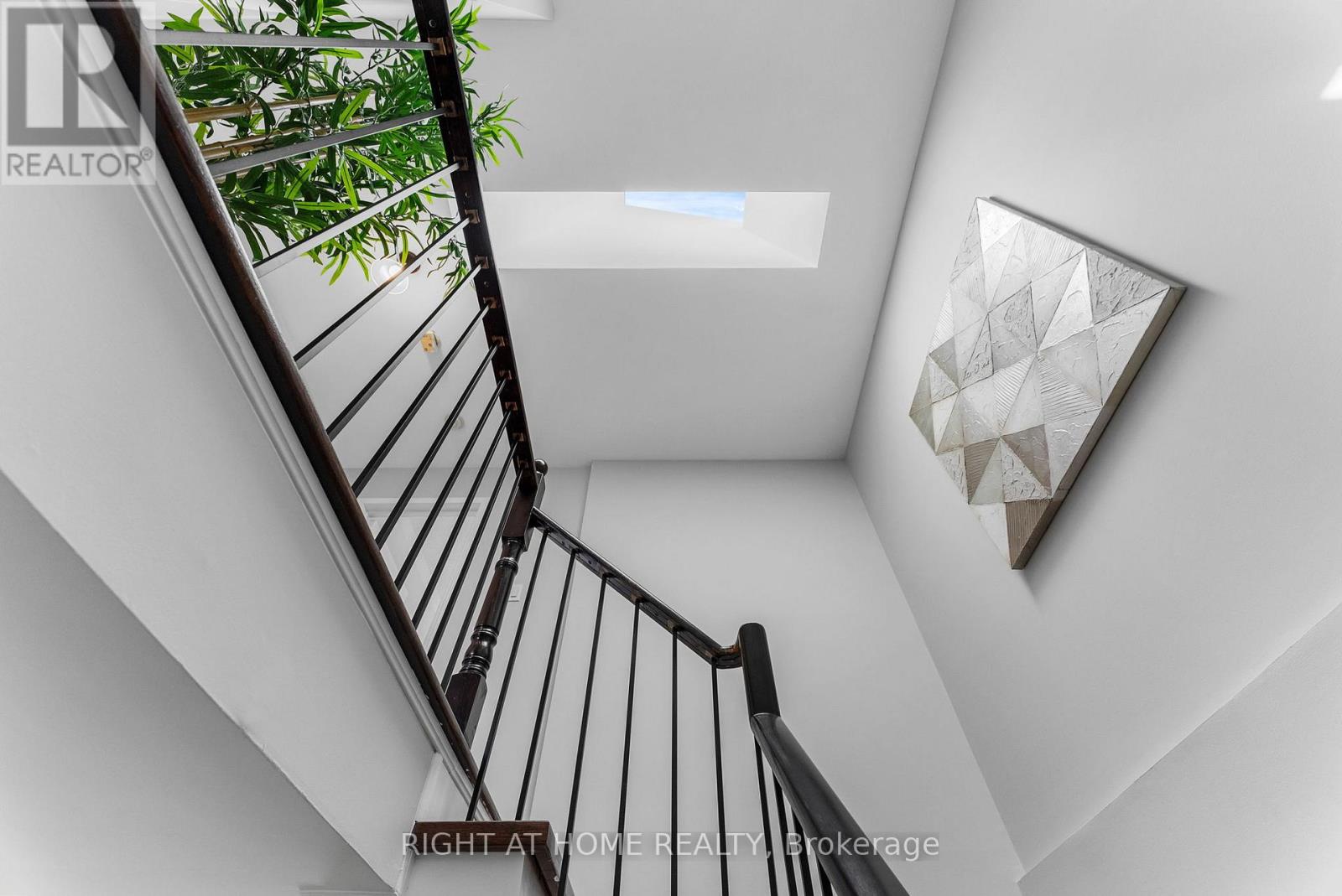 7229 Pallett Court, Mississauga, Ontario  L5N 8E5 - Photo 16 - W12538840