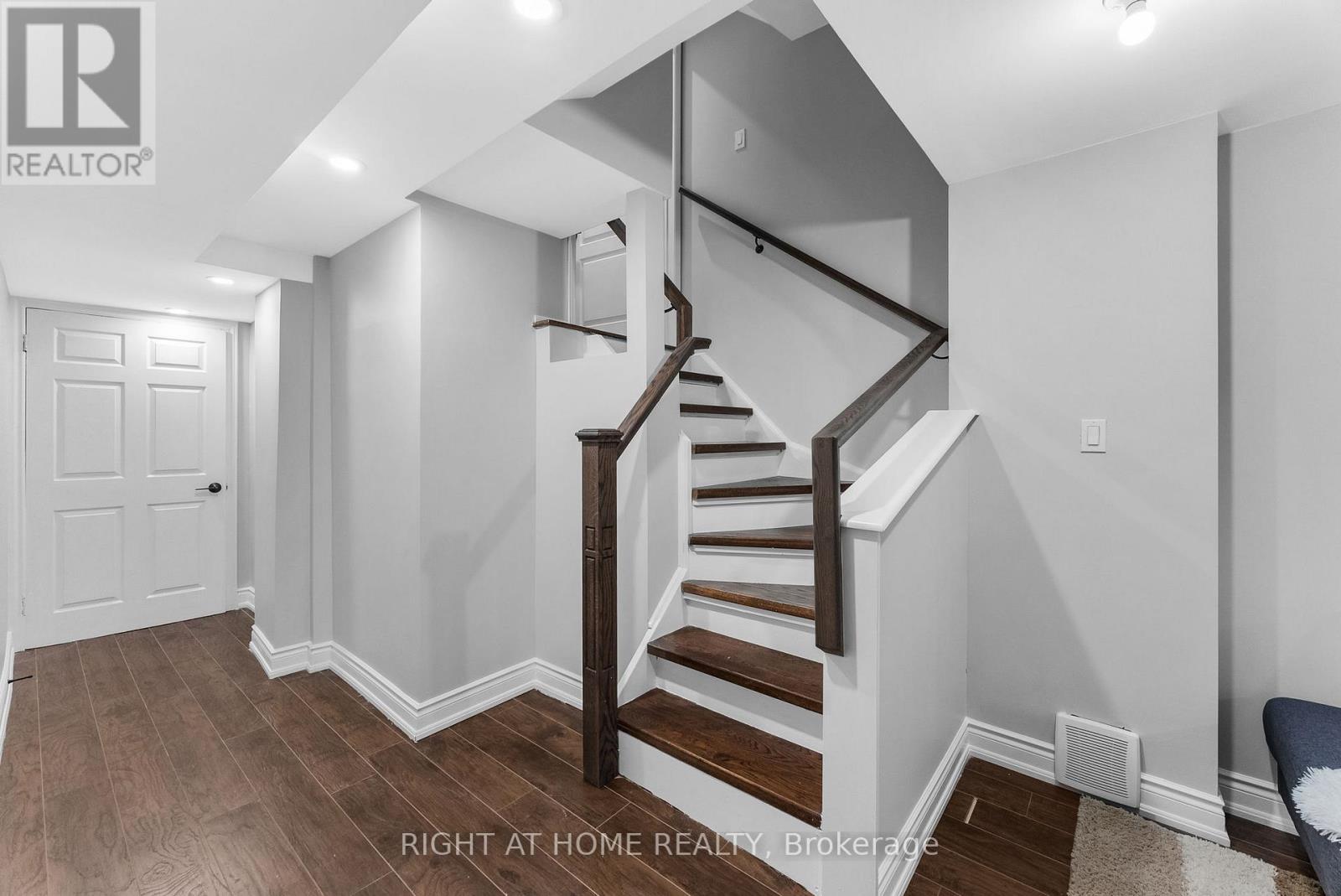 7229 Pallett Court, Mississauga, Ontario  L5N 8E5 - Photo 26 - W12538840