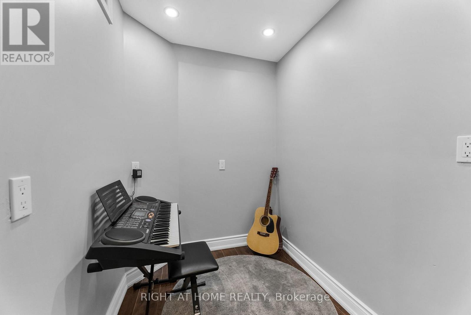 7229 Pallett Court, Mississauga, Ontario  L5N 8E5 - Photo 30 - W12538840