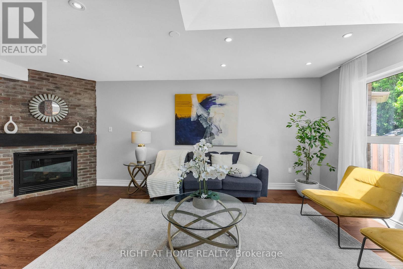 7229 Pallett Court, Mississauga, Ontario  L5N 8E5 - Photo 6 - W12538840