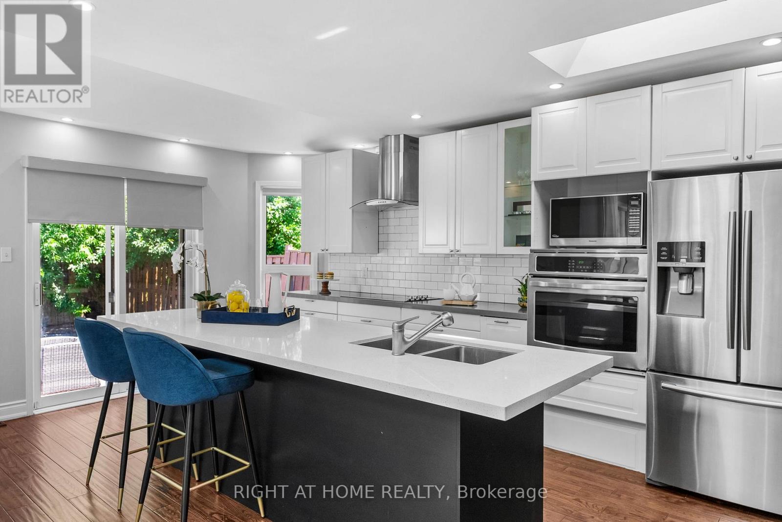 7229 Pallett Court, Mississauga, Ontario  L5N 8E5 - Photo 7 - W12538840